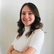 Psk. Selin Banu Özcan — Psikoloji, İstanbul. Portre fotoğrafı.