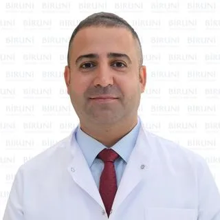 Doç. Dr. Suat Batar — Ortopedi Ve Travmatoloji, Küçükçekmece, İstanbul. Portre fotoğrafı.