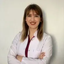 Fzt. Burcu Cildan — Fizyoterapi Ve Rehabilitasyon. Portre fotoğrafı.