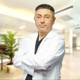 Op. Dr. Nevzat Polat — Kalp Ve Damar Cerrahisi, Kahramanmaraş. Portre fotoğrafı.
