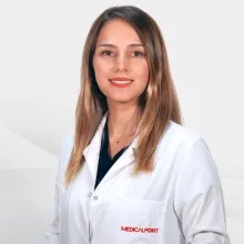 Op. Dr. Gül Özyüksel — Çocuk Cerrahisi, Karşıyaka, İzmir. Portre fotoğrafı.