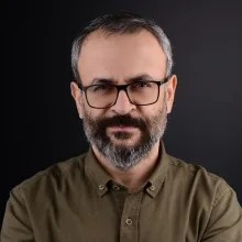 Kl. Psk. Metin Akyol — Psikoloji, İstanbul. Portre fotoğrafı.