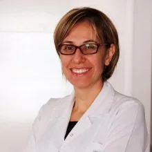 Uzm. Dr. Banu Akçal — Kadın Hastalıkları Ve Doğum, Ankara. Portre fotoğrafı.