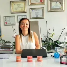 Dr. Dt. İdil Bavbek Karakaya — Eskişehir. Portre fotoğrafı.