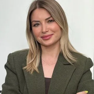 Kl. Psk. Buse Erpehlivan Kaçmaz — Psikoloji, Atakum, Samsun. Portre fotoğrafı.