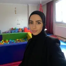 Erg. Zeynep Kutlu — Ergoterapi, İstanbul. Portre fotoğrafı.