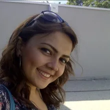 Nihal Kuyumcu — Diş Hekimi, Ankara. Portre fotoğrafı.