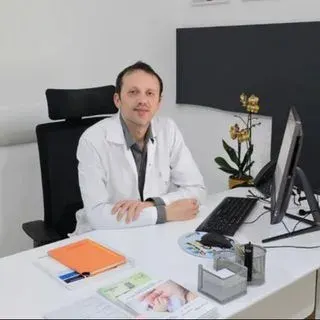 Op. Dr. Ozan Çetinay — Kadın Hastalıkları Ve Doğum, Zeytinburnu, İstanbul. Portre fotoğrafı.