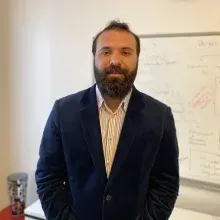 Psk. Serhat Özmen — Psikoloji, İstanbul. Portre fotoğrafı.
