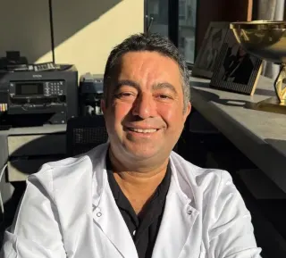 Op. Dr. Hakan Yaz profilinde yer alan galeri fotoğrafı.