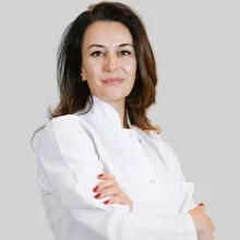 Op. Dr. Filiz Avşin Özdemir Sarıoğlu — Göz Hastalıkları, Ankara. Portre fotoğrafı.