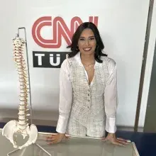 Fzt. Layıka Akay — Fizyoterapi Ve Rehabilitasyon, Bursa. Portre fotoğrafı.