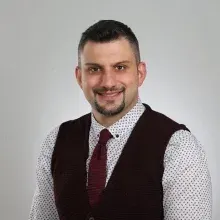Op. Dr. Emre Özdemir — Ortopedi Ve Travmatoloji, Mezitli, Mersin. Portre fotoğrafı.