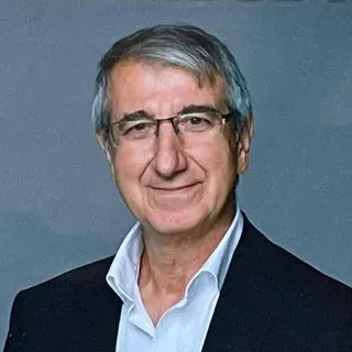 Prof. Dr. Erol Yalnız — Ortopedi Ve Travmatoloji, Edirne. Portre fotoğrafı.