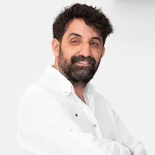 Dt. Serhat Canpolat — Diş Hekimi, Tepebaşı, Eskişehir. Portre fotoğrafı.