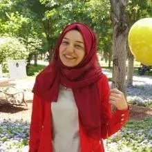 Dyt. Ayşenur Günaydın Karagön — Diyetisyen, Niğde. Portre fotoğrafı.