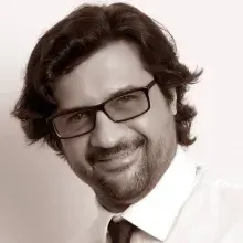 Dr. Dt. Korkut Aldemir — Ankara. Portre fotoğrafı.
