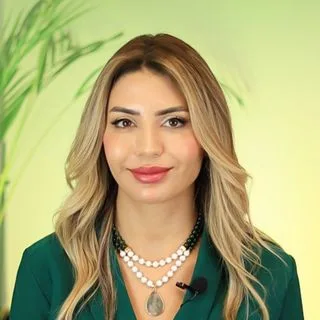 Op. Dr. Sıla Taşdemir Yiğitoğlu — Göz Hastalıkları, İzmir. Portre fotoğrafı.