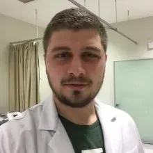 Fzt. Eray Düşgün — Fizyoterapi Ve Rehabilitasyon. Portre fotoğrafı.