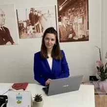 Psk. Gamze Aksel — Psikoloji. Portre fotoğrafı.