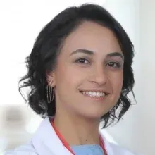 Op. Dr. Adile Dikmen — Plastik Rekonstrüktif Ve Estetik Cerrahi, Yenimahalle, Ankara. Portre fotoğrafı.