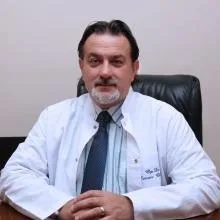 Op. Dr. Cenan Oktay — Genel Cerrahi, Gaziosmanpaşa, İstanbul. Portre fotoğrafı.