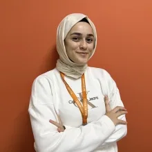 Uzm. Psk. Şevval Kurnaz — Psikoloji, İstanbul. Portre fotoğrafı.