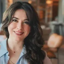 Uzm. Psk. Dan. Merve Günaydın — Psikolojik Danışma ve Rehberlik, İstanbul. Portre fotoğrafı.