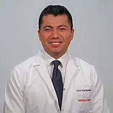 Op. Dr. Toyly Meredov — Genel Cerrahi, Karşıyaka, İzmir. Portre fotoğrafı.