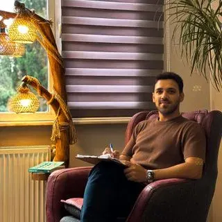 Kl. Psk. Hüseyin Yüce — Psikoloji. Portre fotoğrafı.