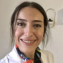 Dt. Ayla Keskin Tamer — Diş Hekimi, Adana. Portre fotoğrafı.
