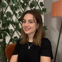 Kl. Psk. Saliha Misafir — Psikoloji, İstanbul. Portre fotoğrafı.
