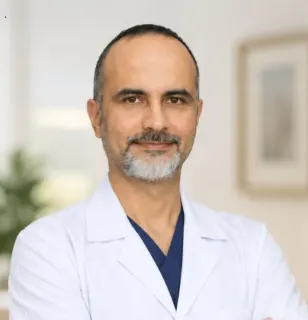 Op. Dr. Özcan Ulaş Açıkgöz profilinde yer alan galeri fotoğrafı.