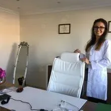 Dyt. Esra Çınar Doğan — Diyetisyen, Uşak. Portre fotoğrafı.