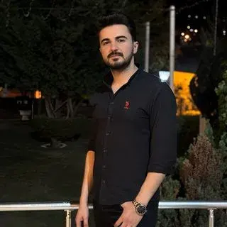 Dt. Yahya Barış Türk — Diş Hekimi, İstanbul. Portre fotoğrafı.