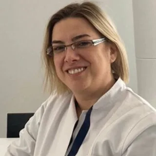 Op. Dr. Melike Omak Yıldırım — Kadın Hastalıkları Ve Doğum, Nilüfer, Bursa. Portre fotoğrafı.