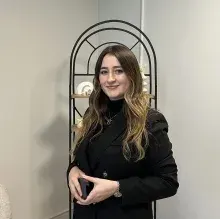 Hülya Öz Çelik — Aile Danışmanlığı, Sakarya. Portre fotoğrafı.