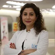 Op. Dr. Gamze Baykan Özgüç — Kadın Hastalıkları Ve Doğum, Sarıyer, İstanbul. Portre fotoğrafı.