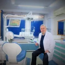 Dt. Mehmet Coşkun Parlak — Diş Hekimi, İzmir. Portre fotoğrafı.