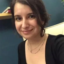 Dyt. Betül Bayram — Diyetisyen. Portre fotoğrafı.