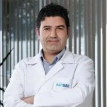 Op. Dr. Mustafa Er — Göz Hastalıkları, Üsküdar, İstanbul. Portre fotoğrafı.