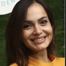 Dr. Dt. Elif Peker Tunç — Ağız Diş Ve Çene Cerrahisi, Ankara. Portre fotoğrafı.