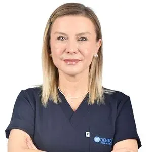 Dt. Ceyda Uyar — Diş Hekimi, Maltepe, İstanbul. Portre fotoğrafı.