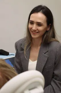 Uzm. Dt. Merve Özkan Akagündüz profilinde yer alan galeri fotoğrafı.