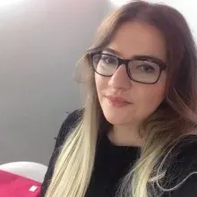 Psk. Işıl Akçay — Psikoloji, Çekmeköy, İstanbul. Portre fotoğrafı.