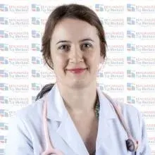Uzm. Dr. Zehra Murat Öz — Çocuk Sağlığı Ve Hastalıkları, Esenyurt, İstanbul. Portre fotoğrafı.