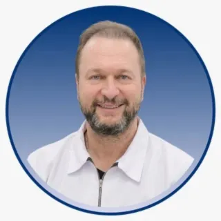 Dr. Dt. Hakan Demirel profilinde yer alan galeri fotoğrafı.