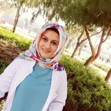 Dyt. Ebru Ateş — Diyetisyen. Portre fotoğrafı.