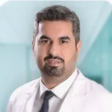 Uzm. Dr. Engin Karaaslan — Dermatoloji, Mersin. Portre fotoğrafı.
