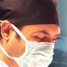 Op. Dr. Ömer Bulut — Plastik Rekonstrüktif Ve Estetik Cerrahi, Gaziantep. Portre fotoğrafı.